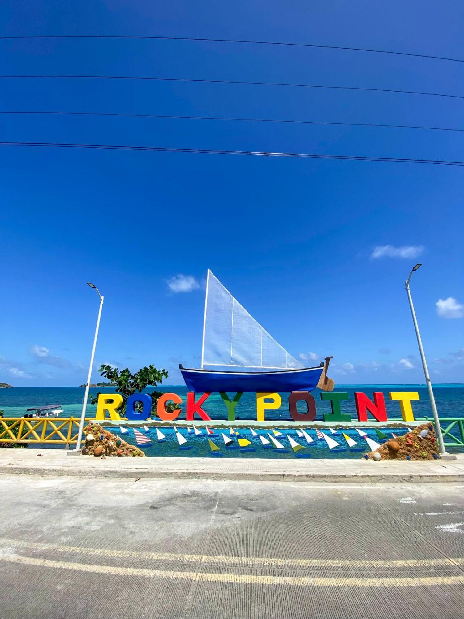 Posada Three Cay Suites Rocky Point Екстериор снимка